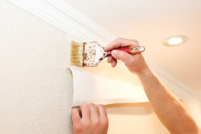 Pose de papier peint à Camprond — revêtements muraux et toiles de verre
